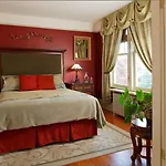 Abbeymoore Manor