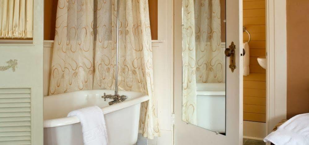 Abbeymoore Manor Bed & Breakfast
