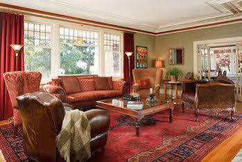 Abbeymoore Manor Bed & Breakfast Victoria